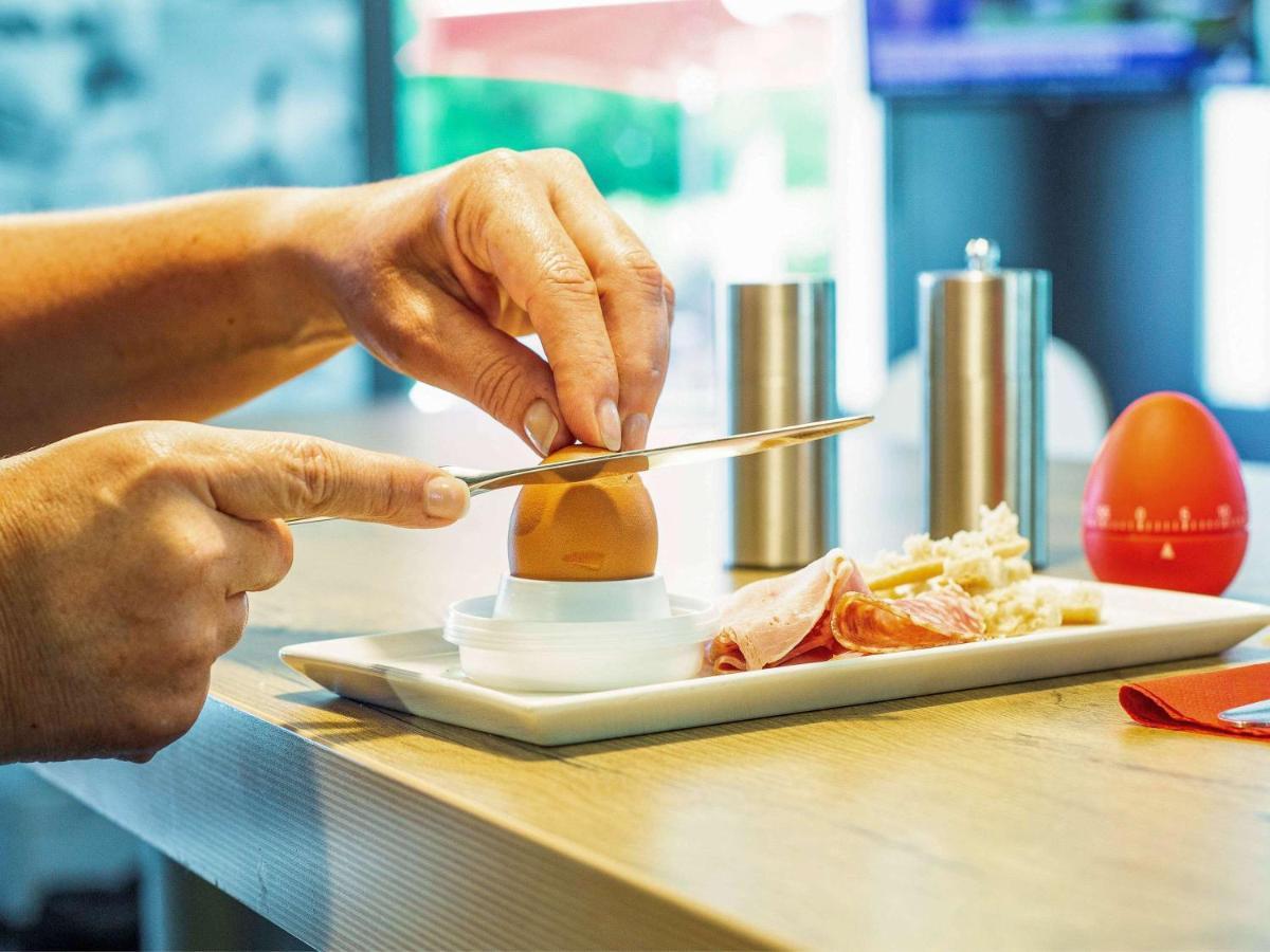 Ibis Mulhouse Ile Napoleon Hotel Sausheim Buitenkant foto