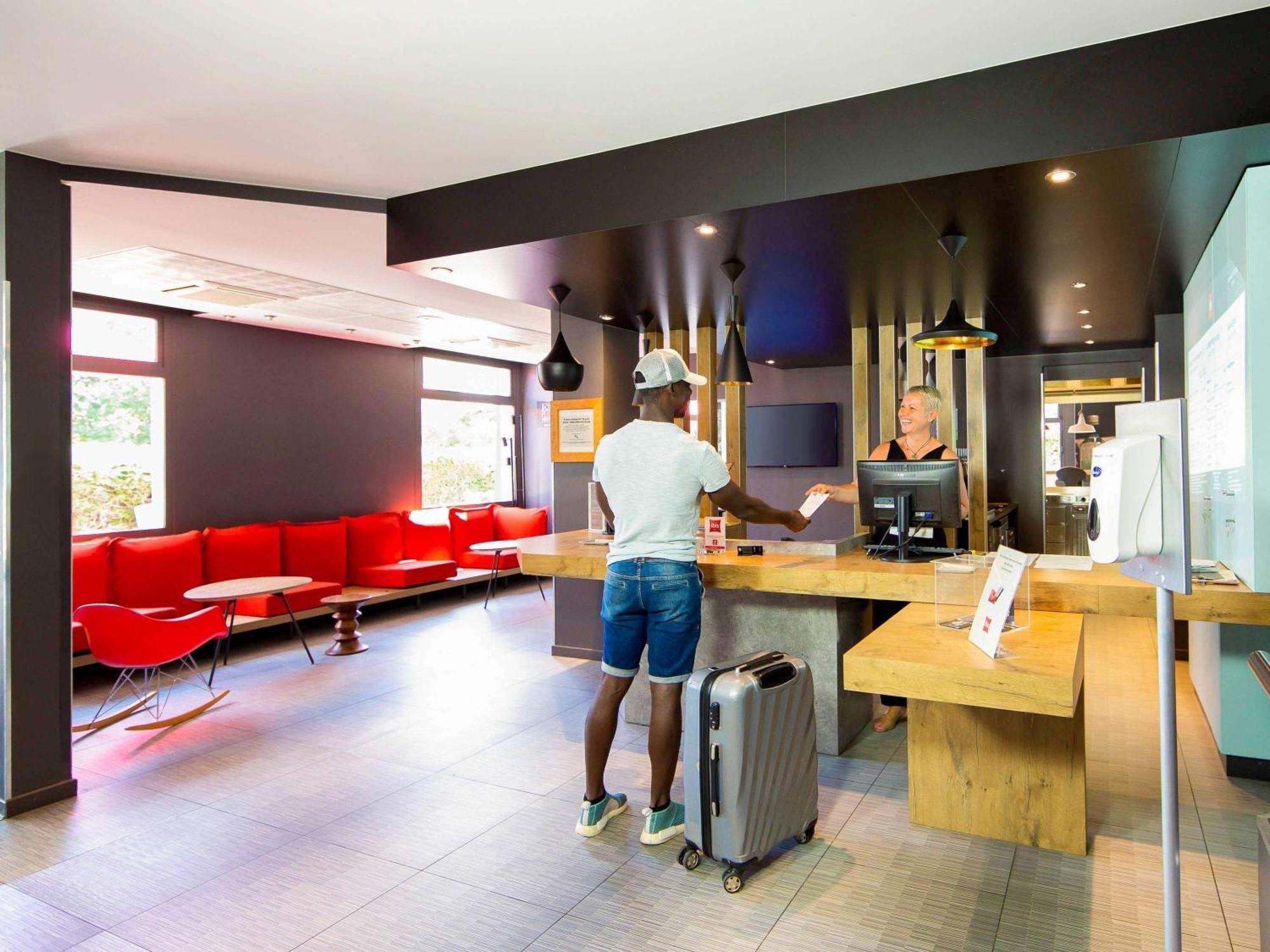 Ibis Mulhouse Ile Napoleon Hotel Sausheim Buitenkant foto