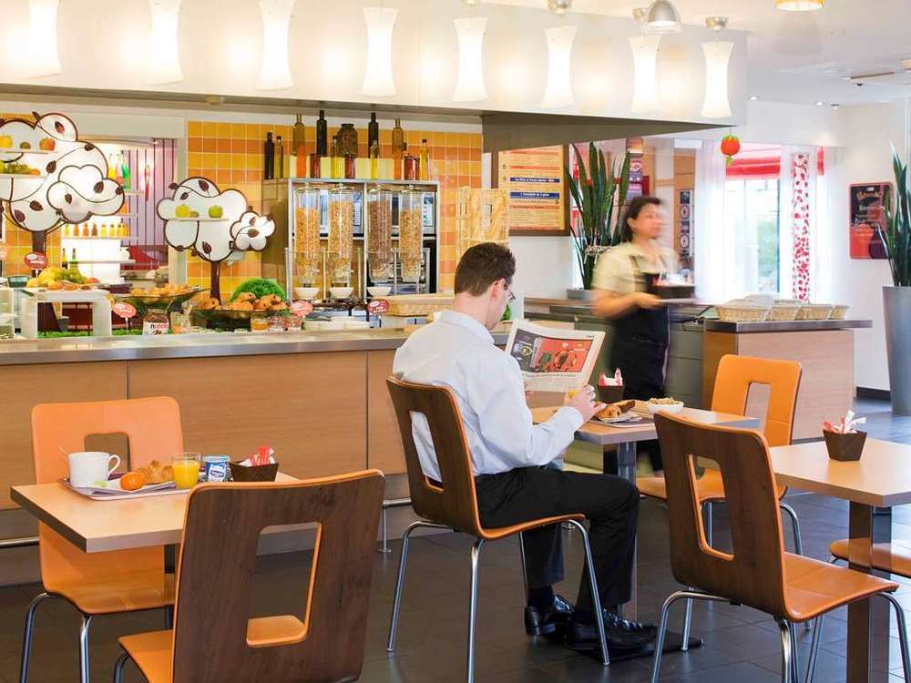 Ibis Mulhouse Ile Napoleon Hotel Sausheim Restaurant foto