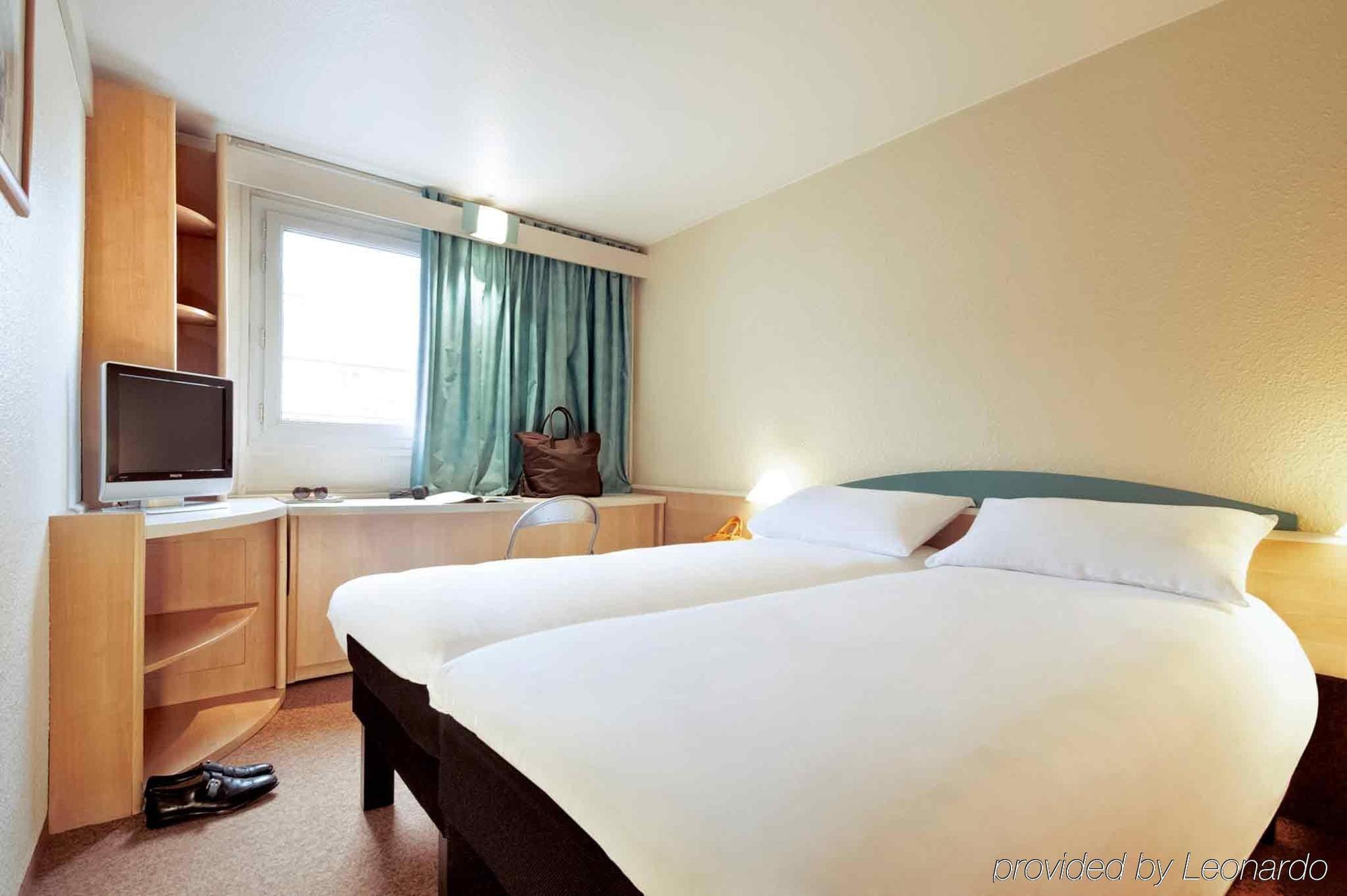 Ibis Mulhouse Ile Napoleon Hotel Sausheim Buitenkant foto