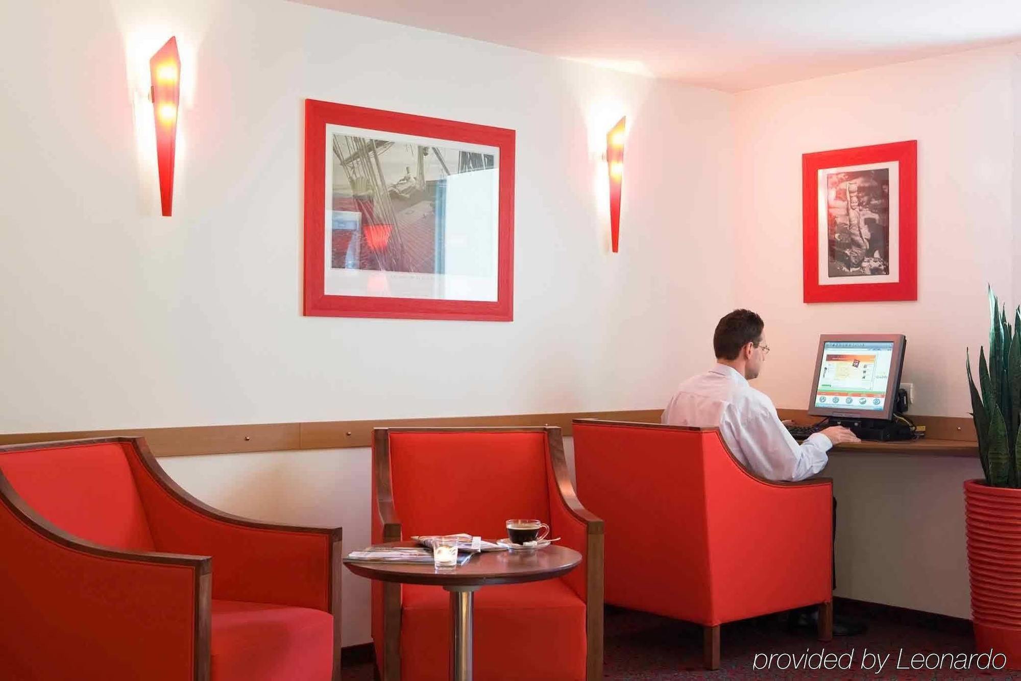 Ibis Mulhouse Ile Napoleon Hotel Sausheim Buitenkant foto